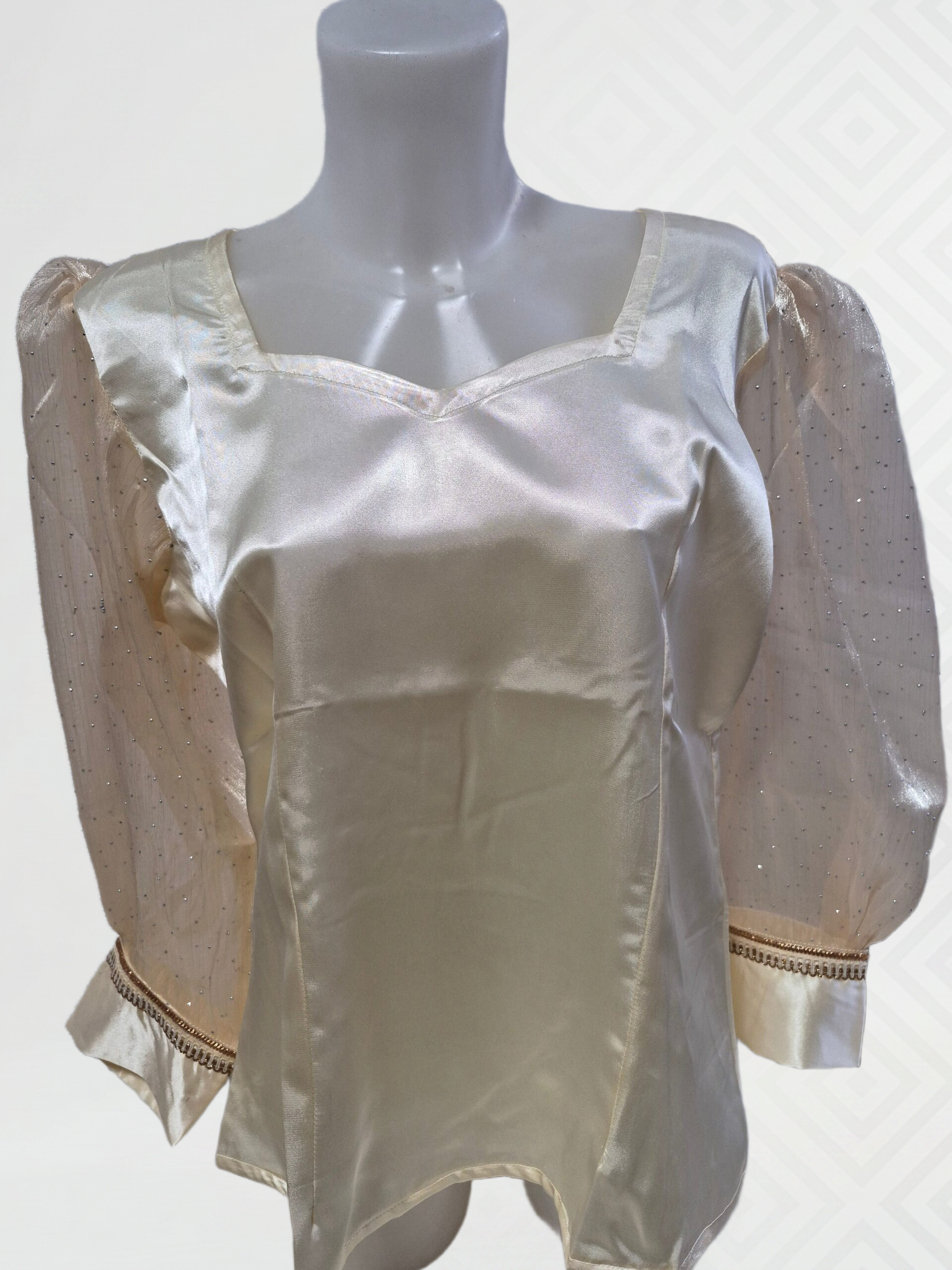 rn-image_picker_lib_temp_5eb39607-22c7-40fb-88a0-9f44ef958452-scaled-remove-bg-io Bodies manches bouffante – Image 1
