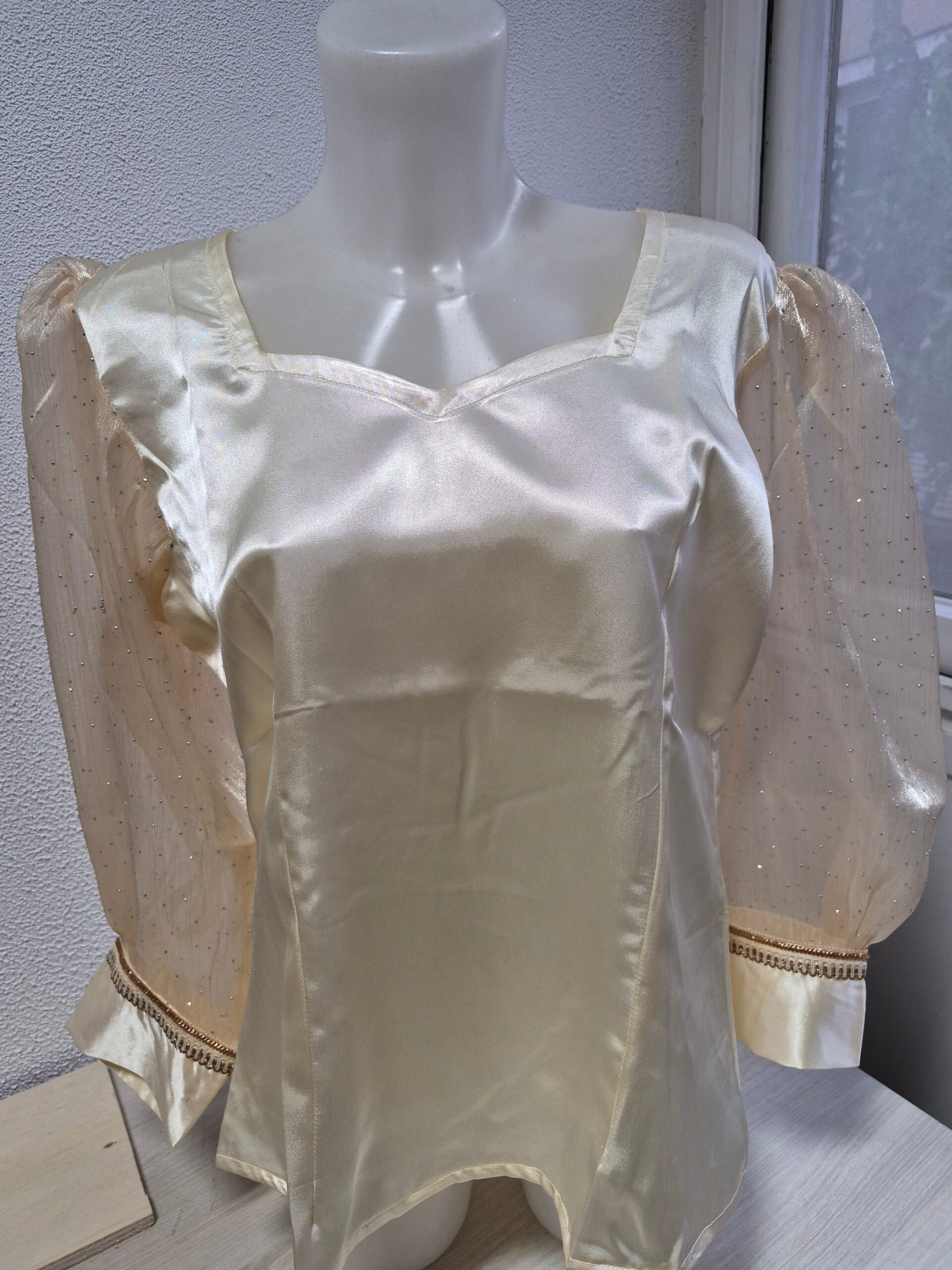rn-image_picker_lib_temp_5eb39607-22c7-40fb-88a0-9f44ef958452.jpg Bodies manches bouffante – Image 1